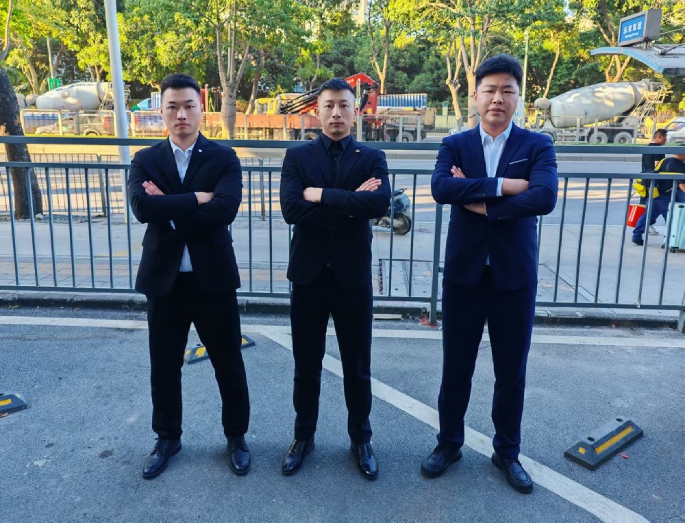 保镖随行的出国之旅